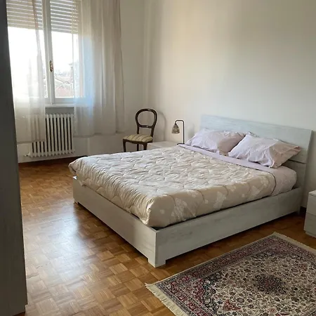 Apartment Panoramic Over Center