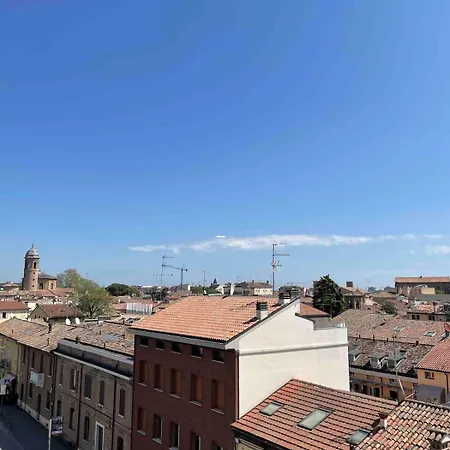Apartment Panoramic Over Center *