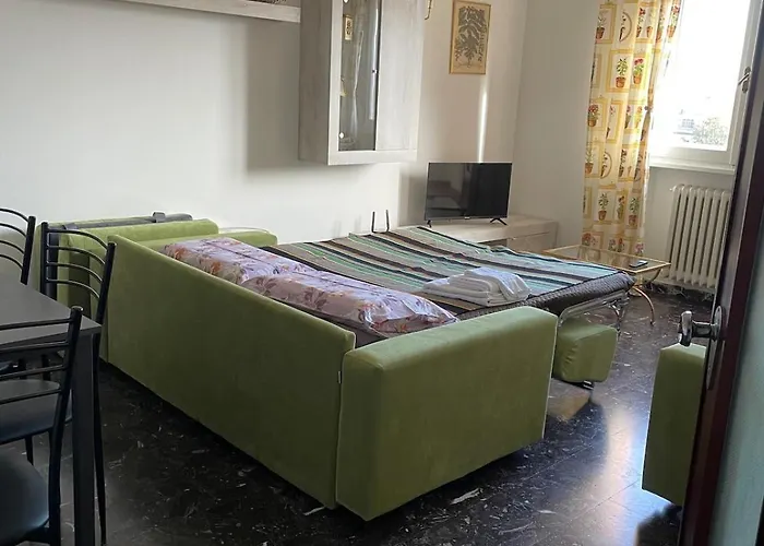 Panoramic Over Center Apartment